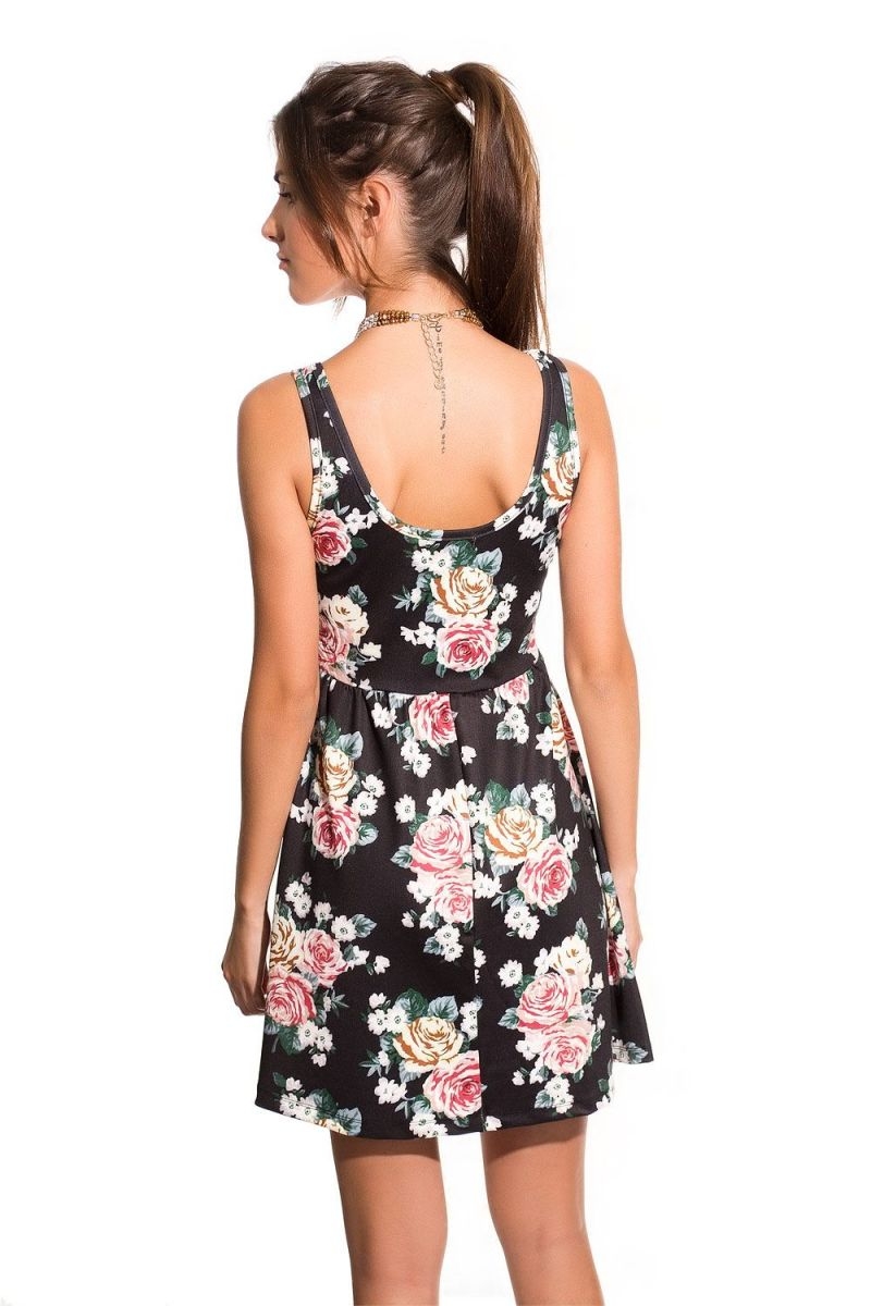 vestido skater negro con estampado de flores
